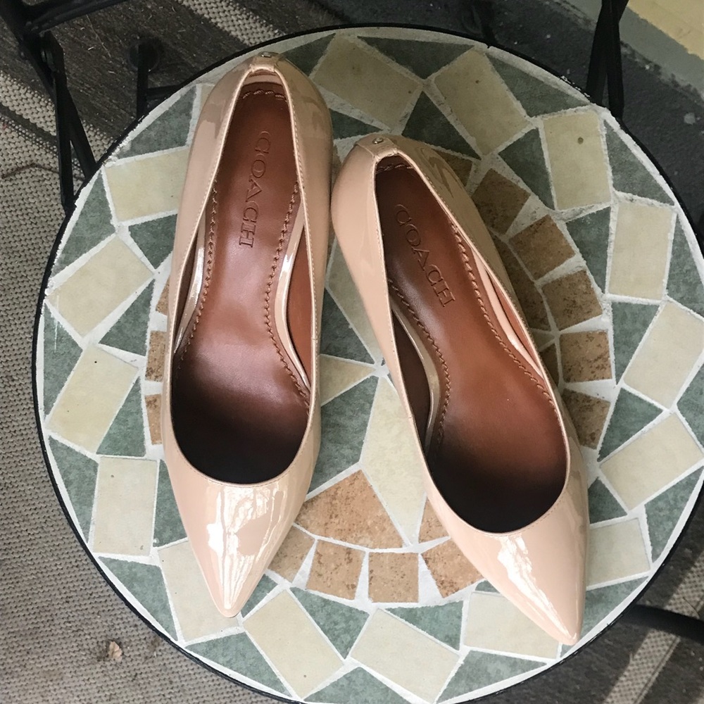 COACH Cream/Beige Pumps